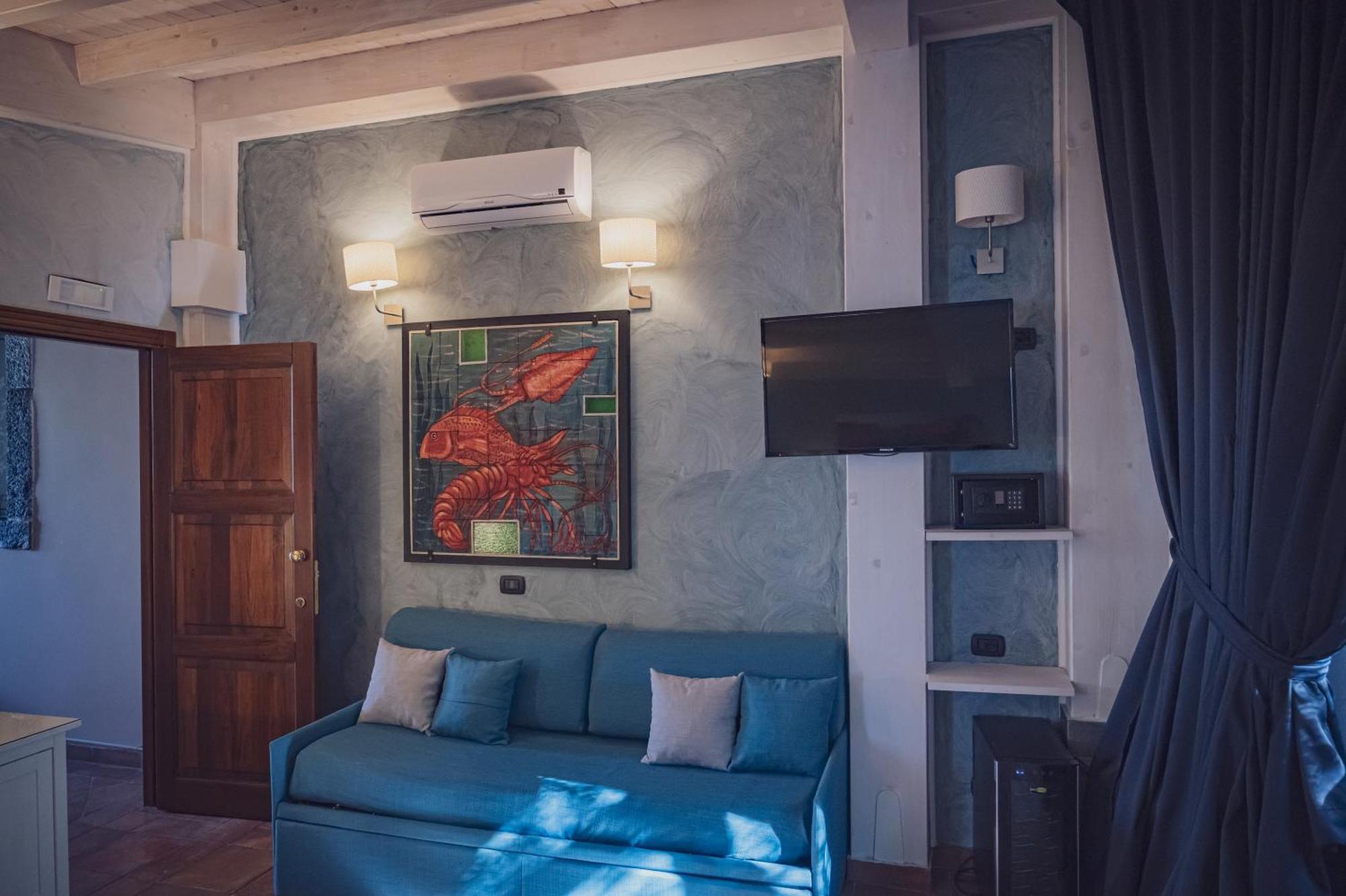Hotel Capomulini 3 Stelle อาชิเรอาเล ภายนอก รูปภาพ